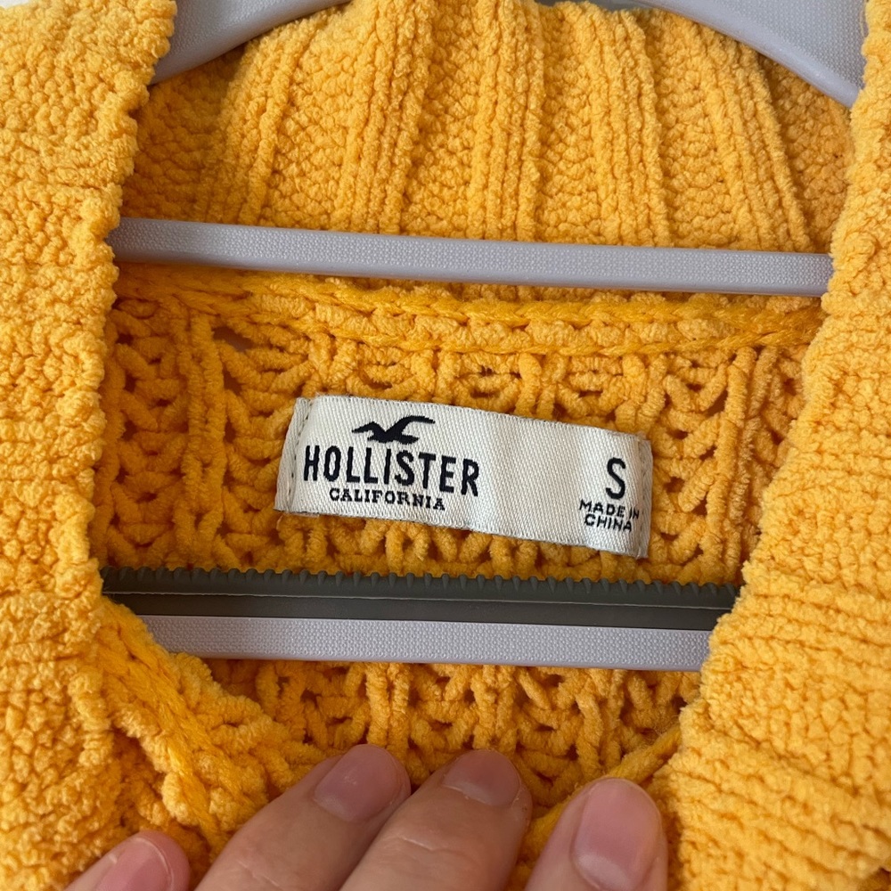 Hollister Orange Sweater 🚫 SOLD - Picture 4 of 6
